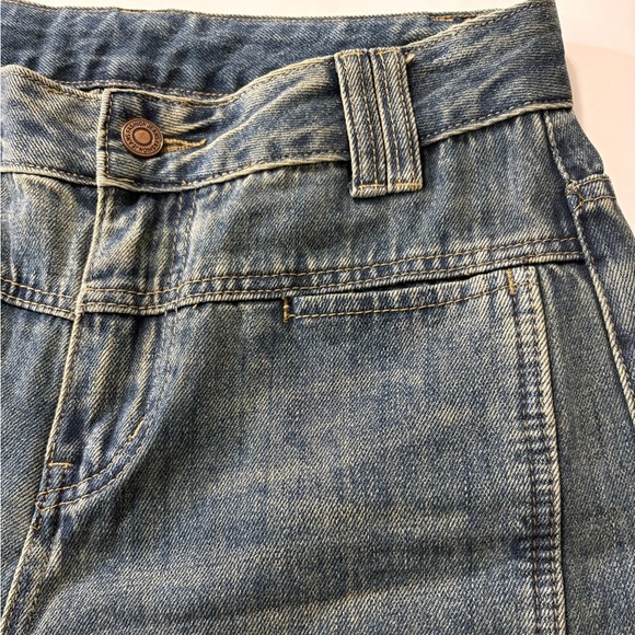 Commense Ultra High Rise, Mid Blue, Wide Leg Jeans with Unfinished Hem. - Picture 12 of 12